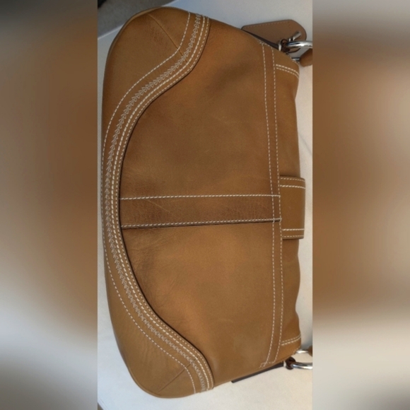 Coach Tan Leather Hobo with Gold Hardware - Picture 6 of 10